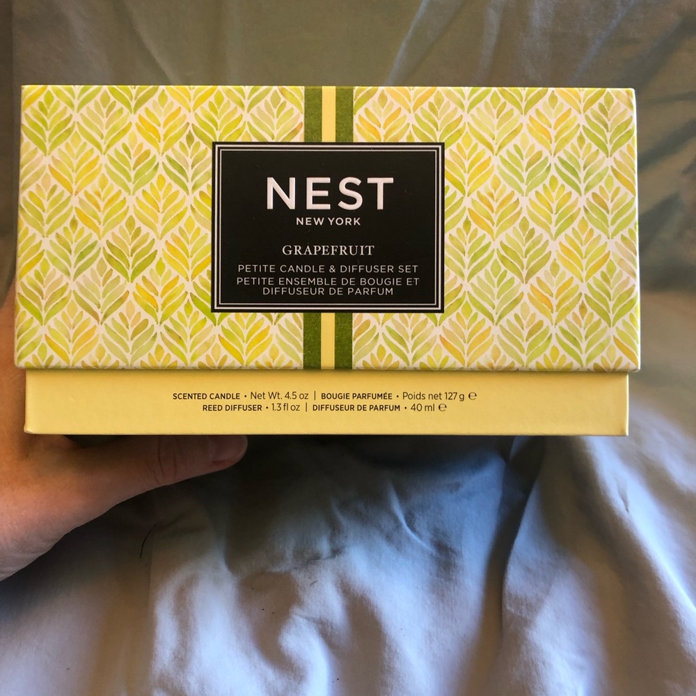 NEST Yellow Gift Set - Candle & Reed Diffuser Grapefruit - Picture 4 of 7